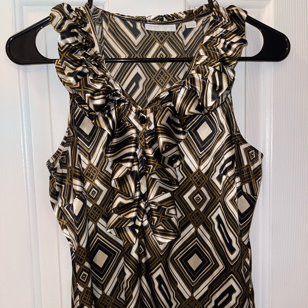 NEW YORK & CO. Top Womens Size S Gold & White Sleeveless Ruffled Blouse
